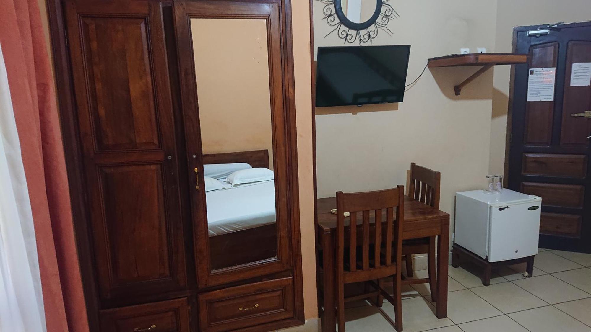 Central Hotel Antsiranana Phòng bức ảnh
